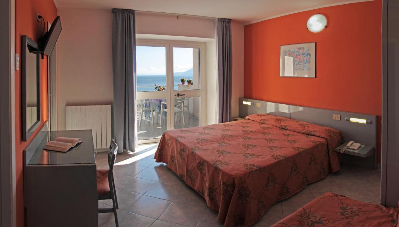 Hotel Villa Ombrosa 포르토페라이오 객실 사진